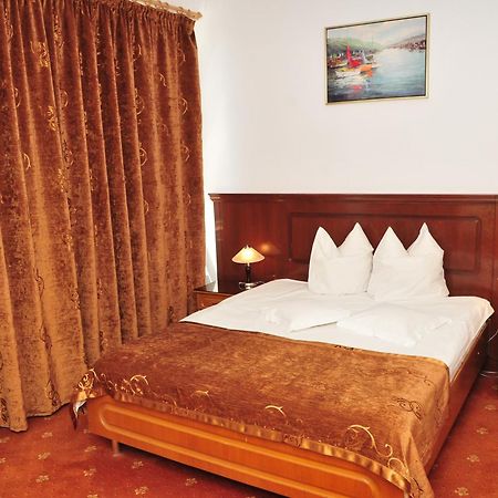 Hotel Emma Est Craiova Eksteriør bilde