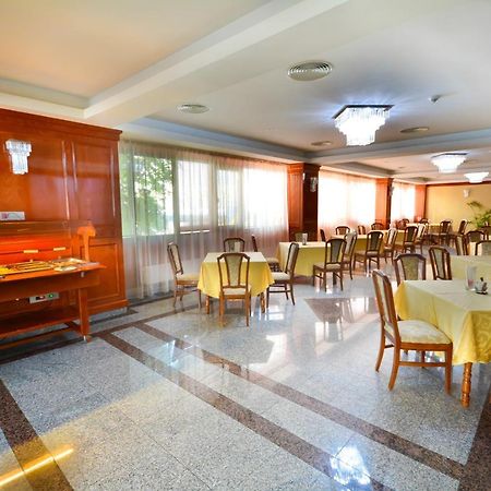 Hotel Emma Est Craiova Eksteriør bilde