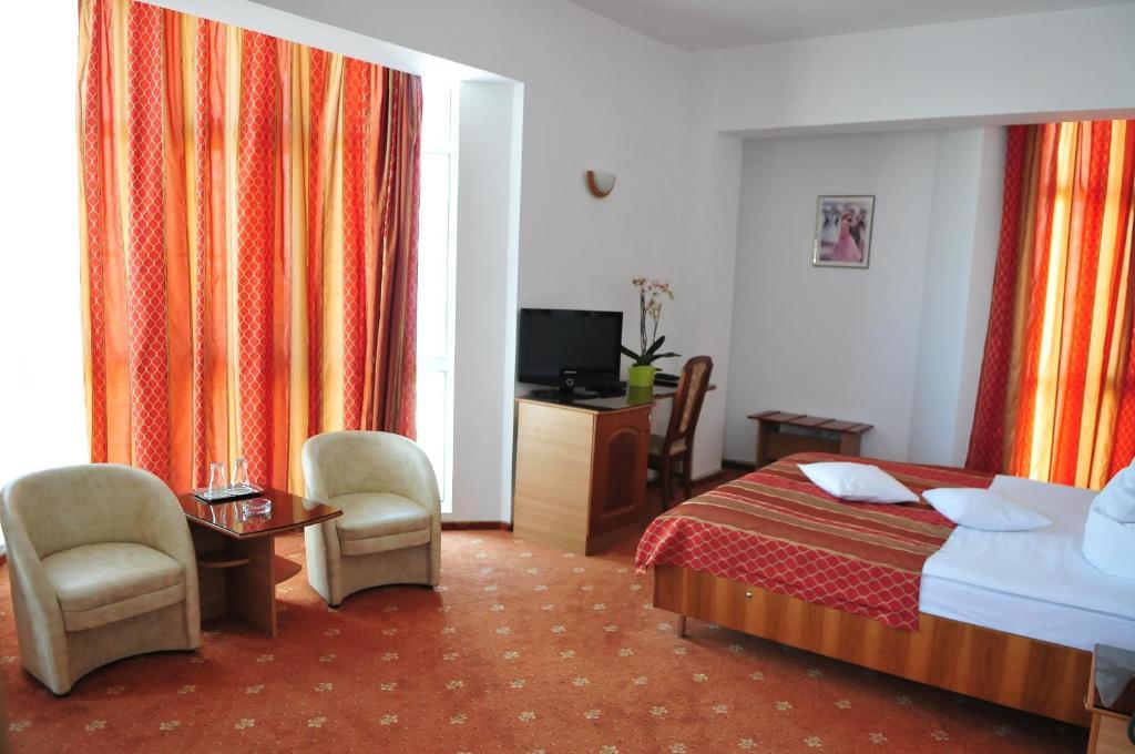 Hotel Emma Est Craiova Eksteriør bilde