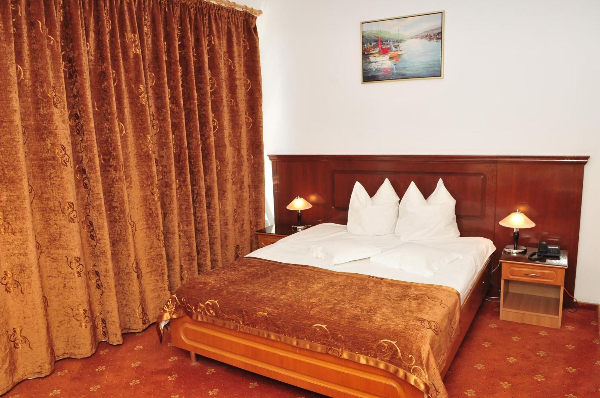 Hotel Emma Est Craiova Eksteriør bilde
