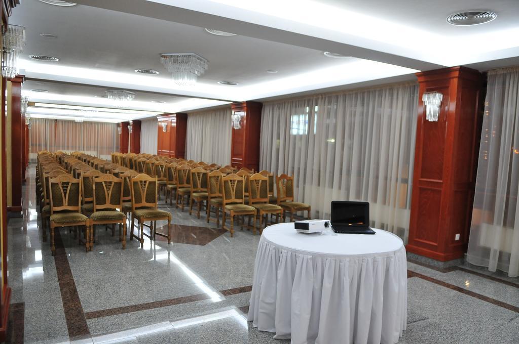 Hotel Emma Est Craiova Eksteriør bilde