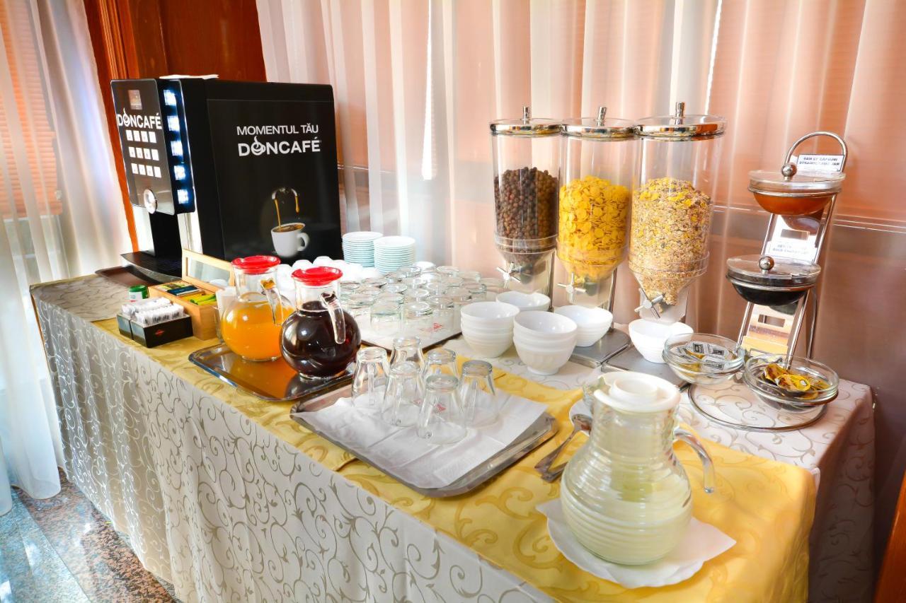 Hotel Emma Est Craiova Eksteriør bilde